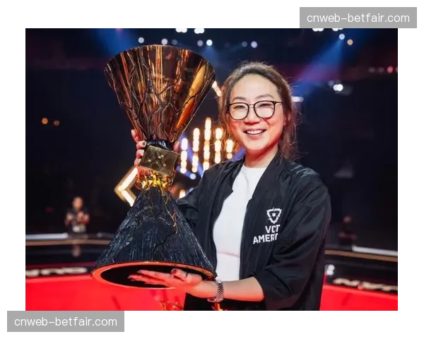 女性教练的崛起:专访欧洲冠军联赛首位女性助理教练安娜·约翰逊 女性教练的崛起:专访欧洲冠军联赛首位女性助理教练安娜·约翰逊