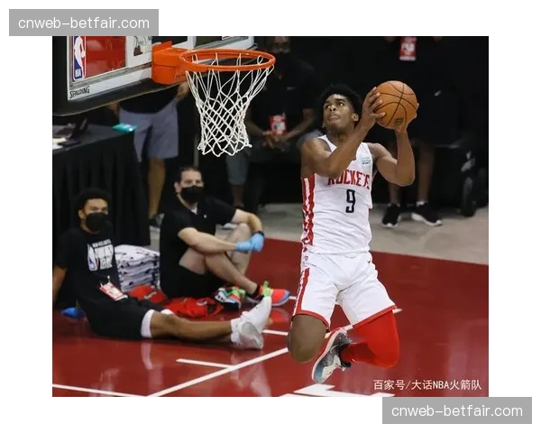 阿什拉夫坦承主场失利：进攻效率不足拖累反击转换节奏